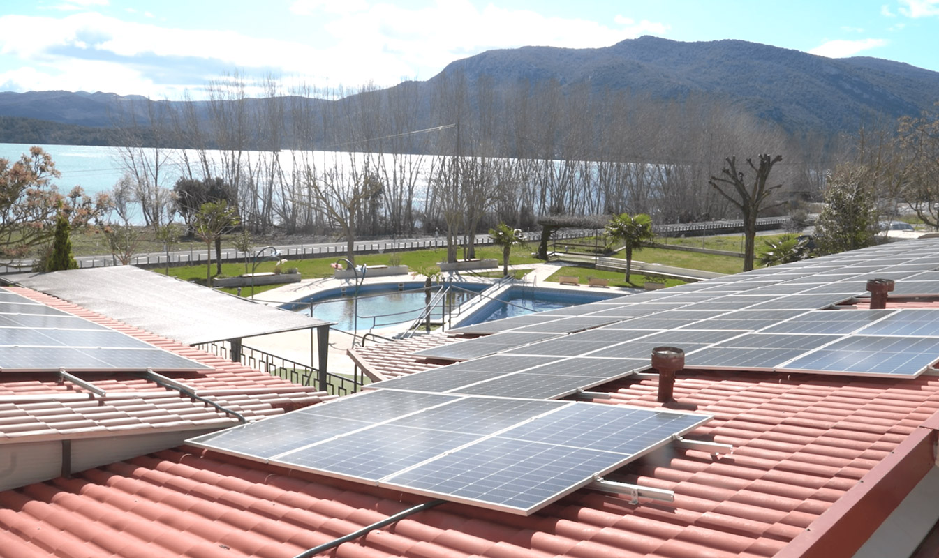 En este momento estás viendo Camping Lago Barasona, el lugar perfecto para la energía solar de Alumbra