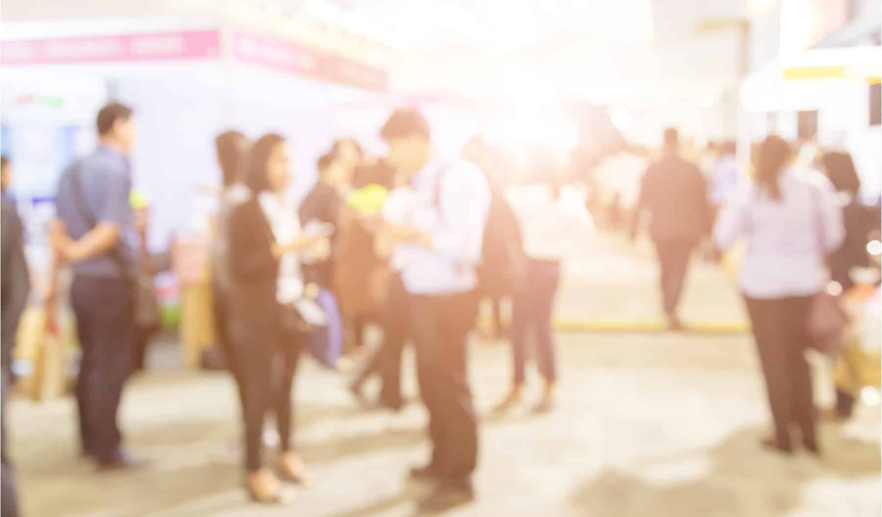 Imagen del anuncio de Alumbra Energía para su participación en GENERA 2025, indicando fechas y ubicación del stand.